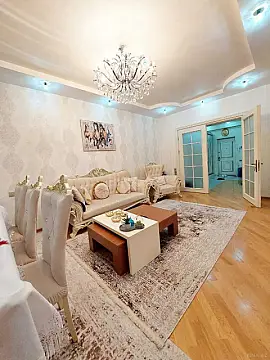 Satılır 3 otaqlı mənzil 135 m²