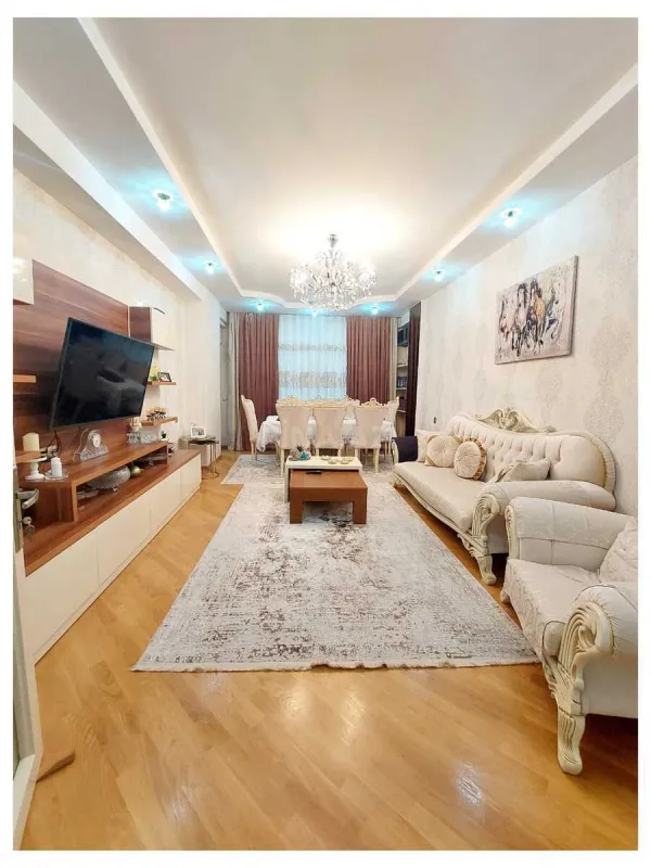 Satılır 3 otaqlı mənzil 135 m²