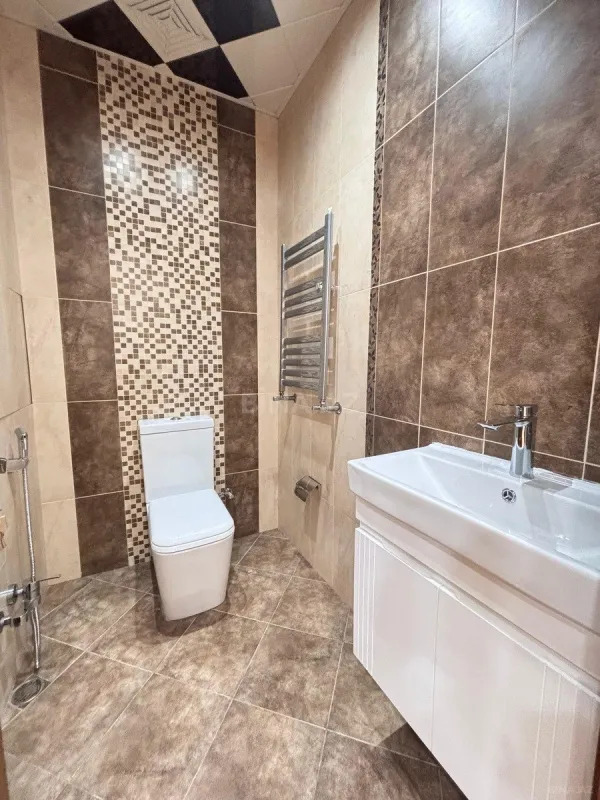 Satılır 3 otaqlı mənzil 140 m²