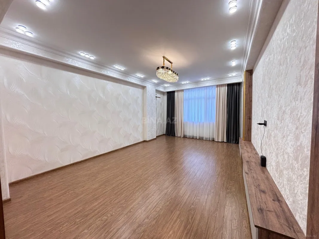 Satılır 3 otaqlı mənzil 140 m²