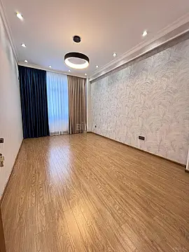 Satılır 3 otaqlı mənzil 140 m²
