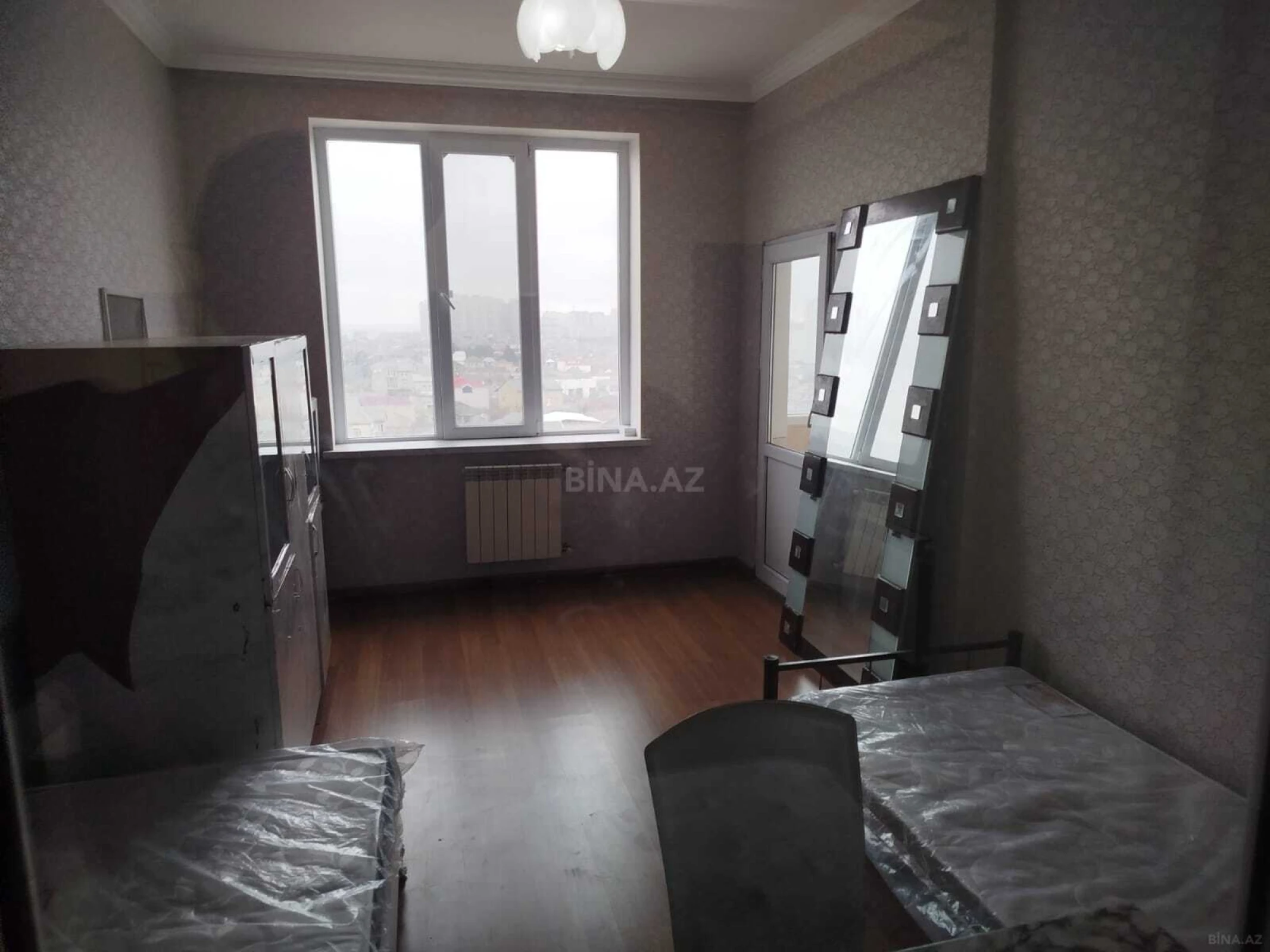 Kirayə verilir 4 otaqlı mənzil 120 m²