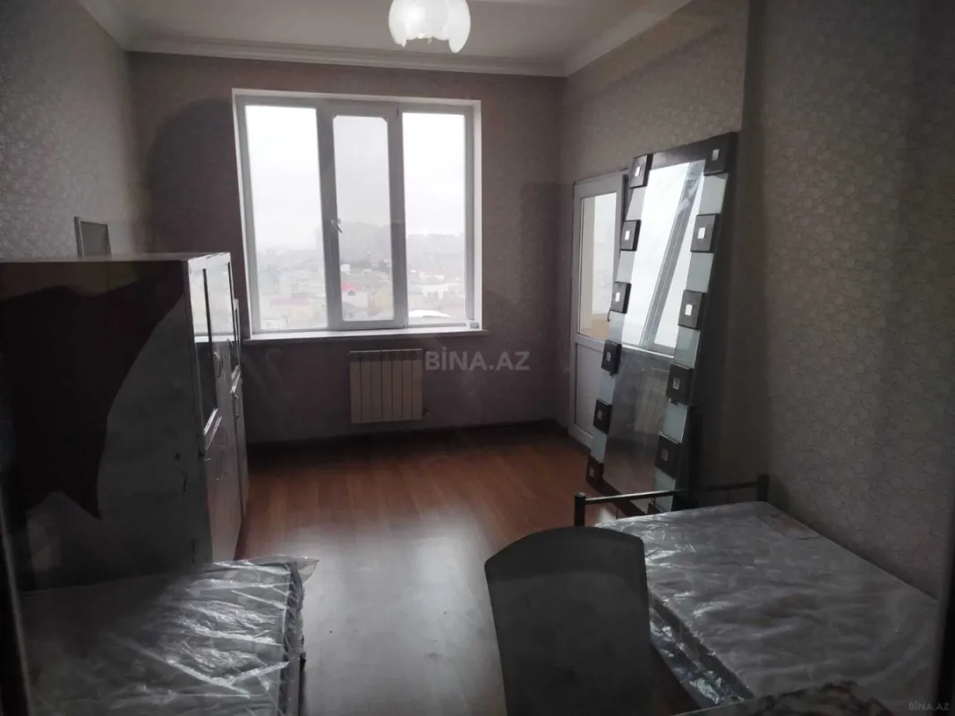 Kirayə verilir 4 otaqlı mənzil 120 m²