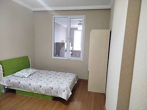 Kirayə verilir 4 otaqlı mənzil 120 m²