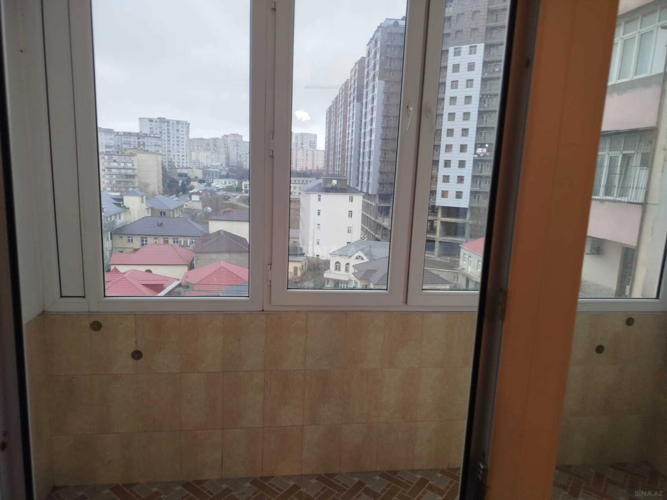 Kirayə verilir 4 otaqlı mənzil 120 m²