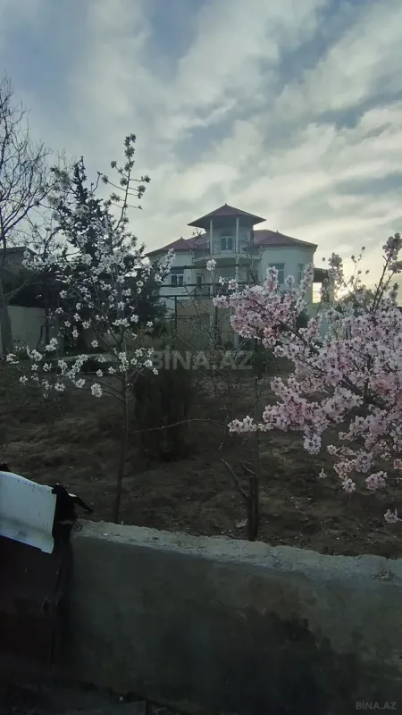 Satılır 7 otaqlı həyət evi 350 m²