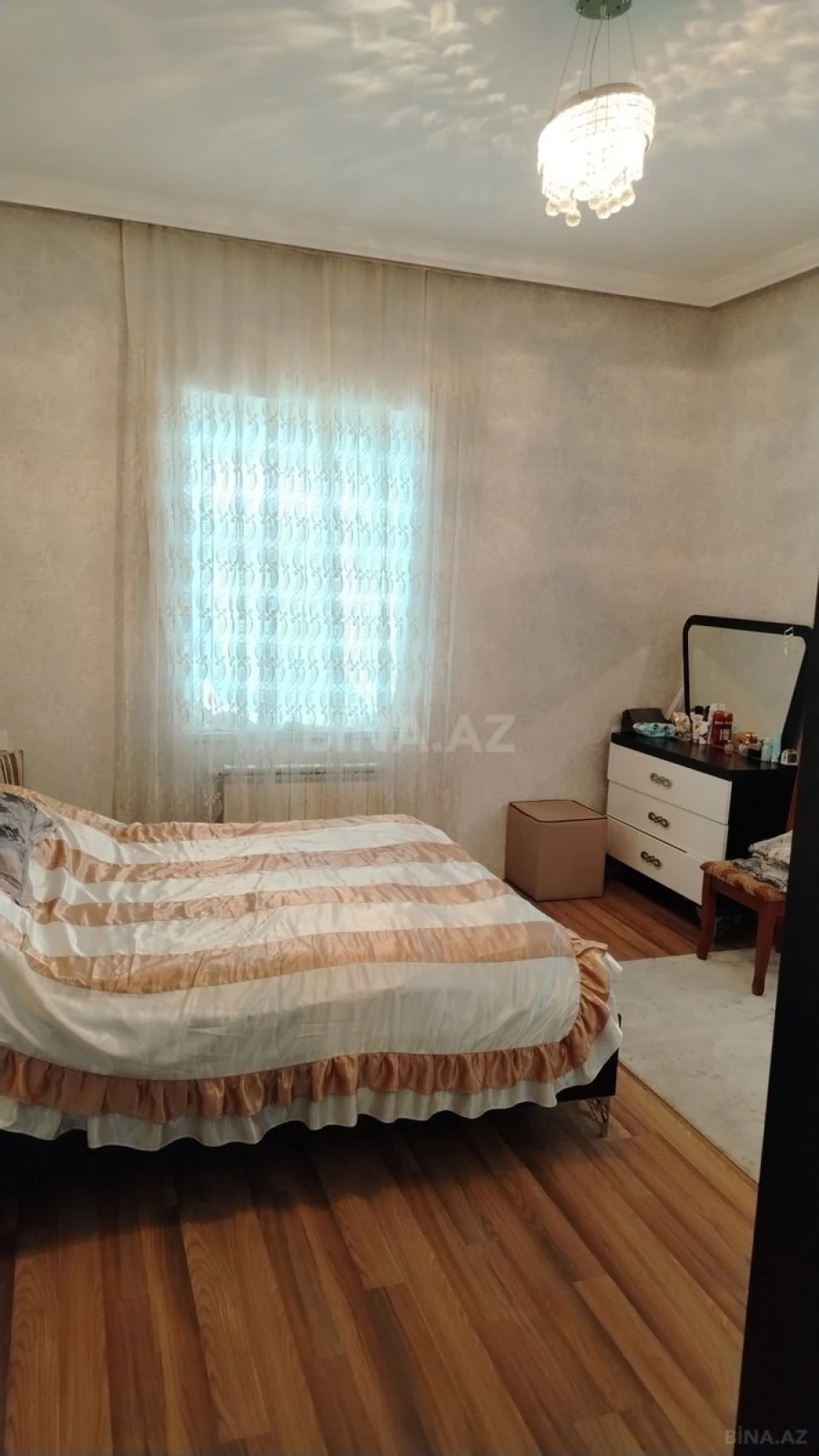 Satılır 7 otaqlı həyət evi 350 m²