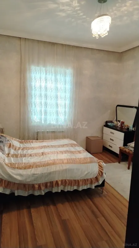 Satılır 7 otaqlı həyət evi 350 m²