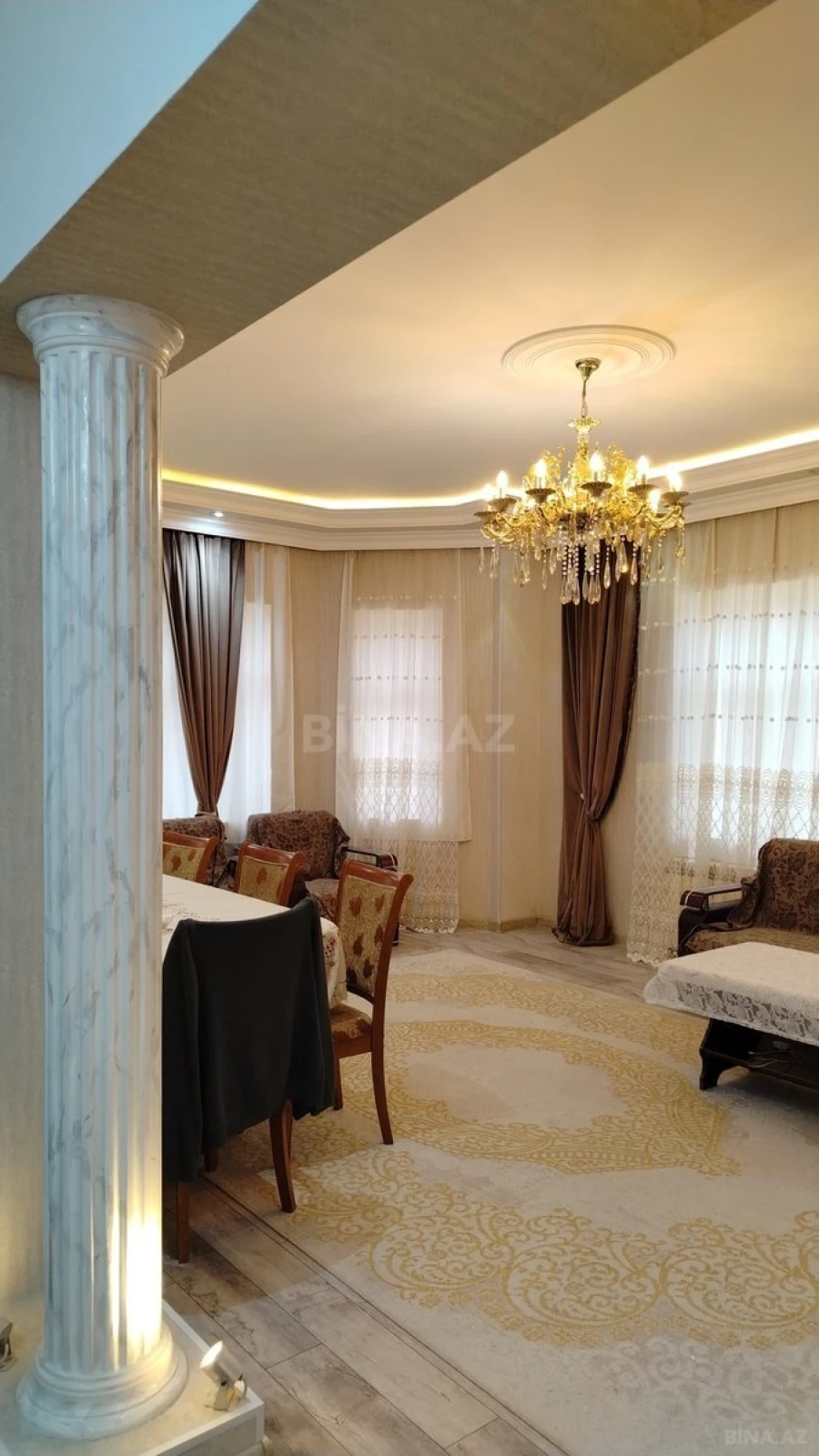 Satılır 7 otaqlı həyət evi 350 m²