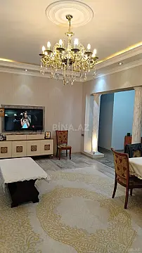 Satılır 7 otaqlı həyət evi 350 m²