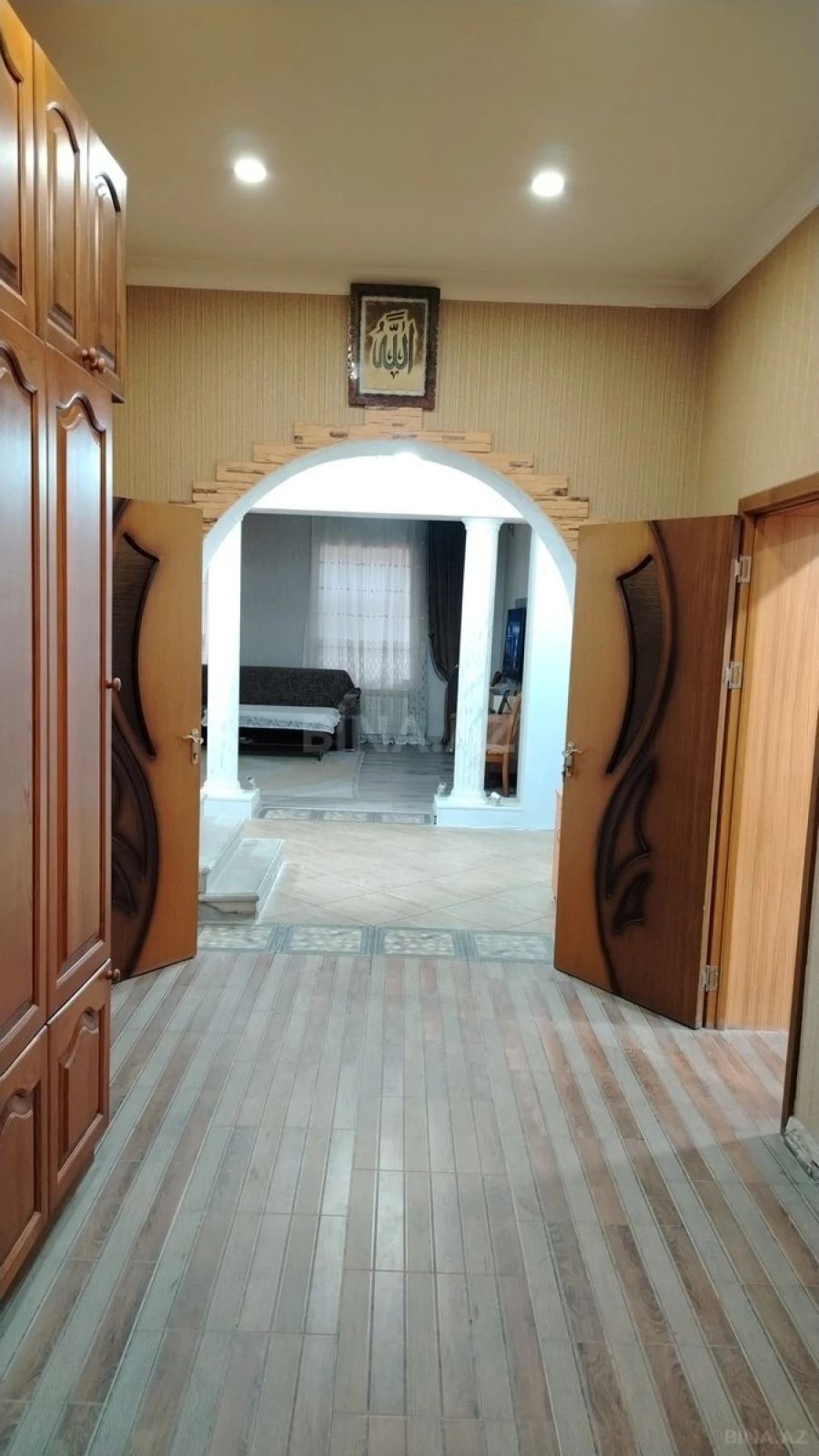 Satılır 7 otaqlı həyət evi 350 m²