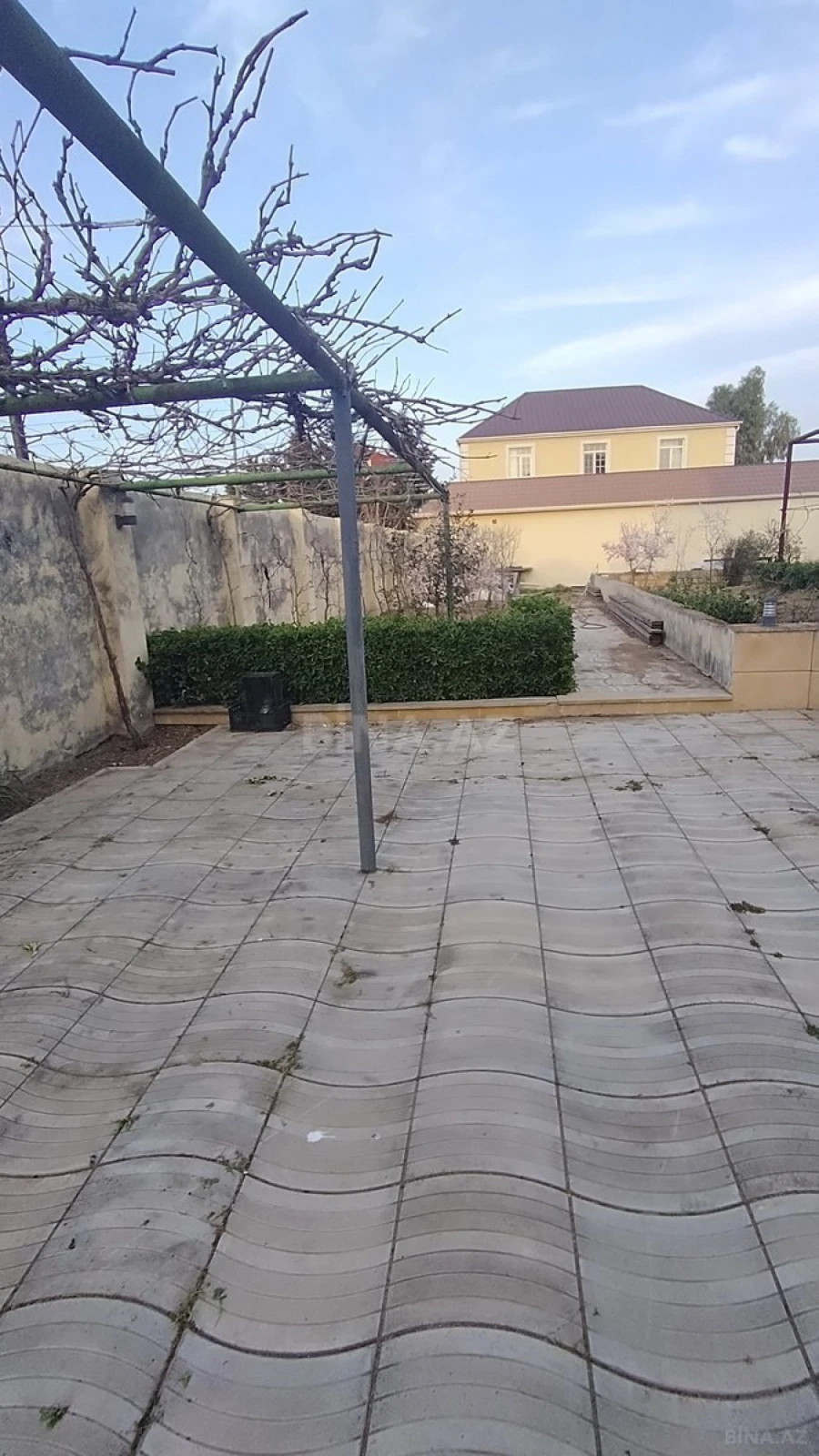 Satılır 7 otaqlı həyət evi 350 m²