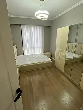 Kirayə verilir 2 otaqlı mənzil 68 m²