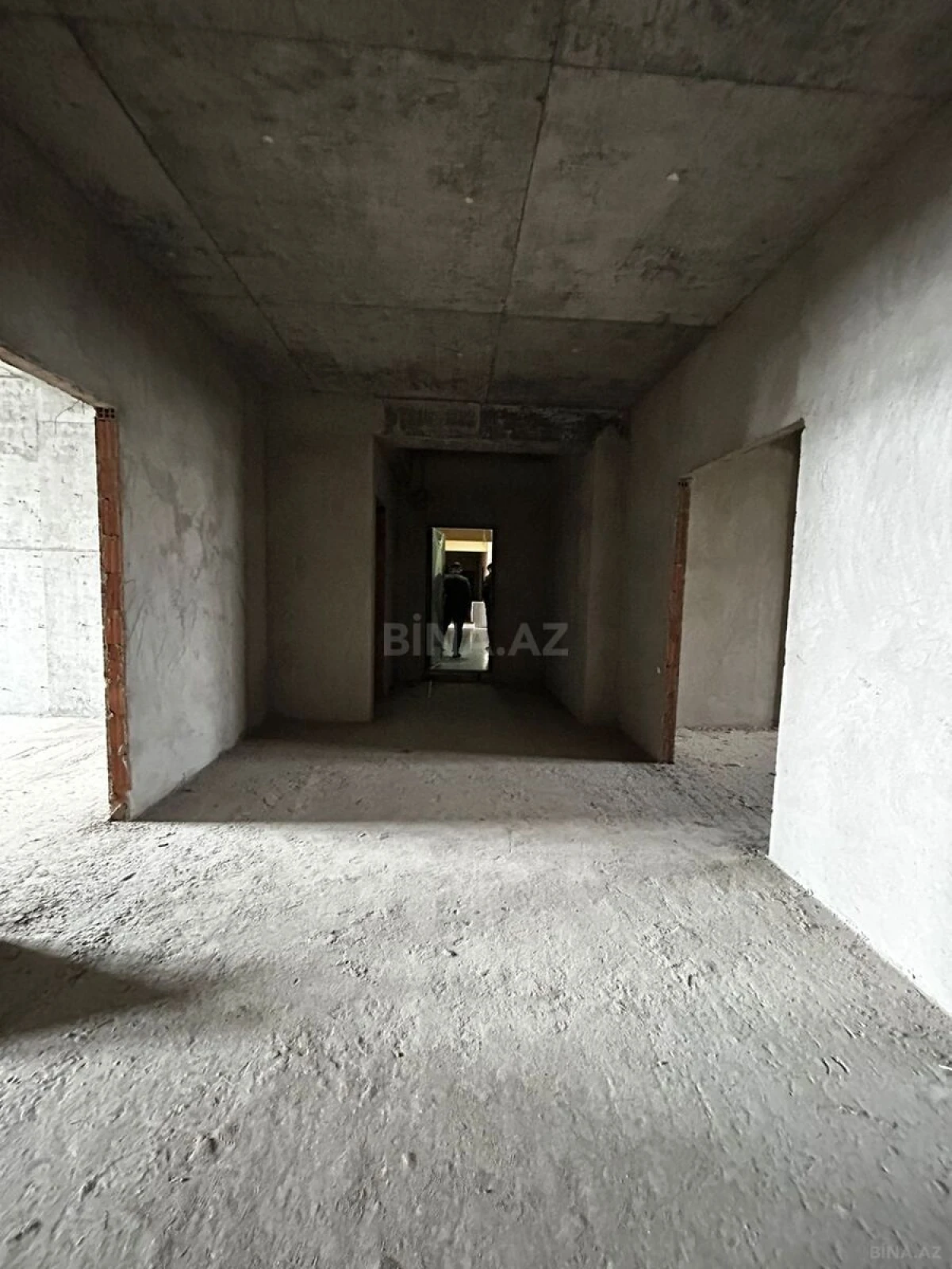Satılır 3 otaqlı mənzil 134 m²