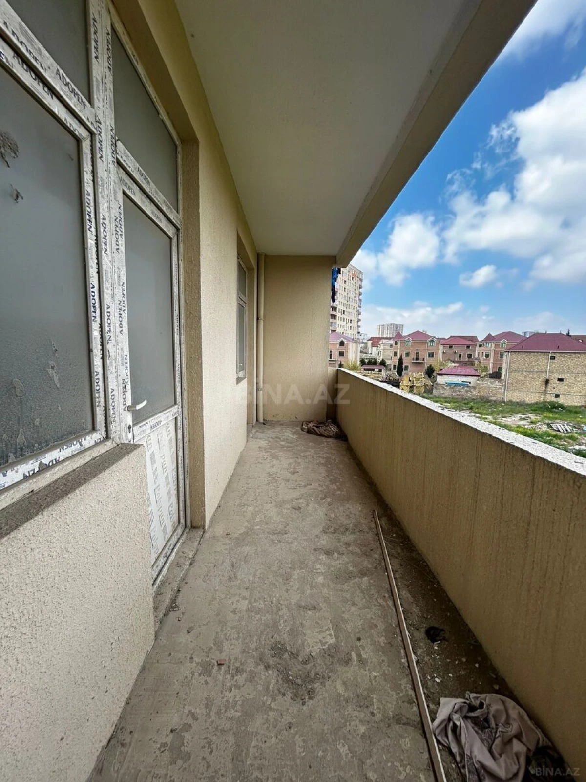 Satılır 3 otaqlı mənzil 134 m²