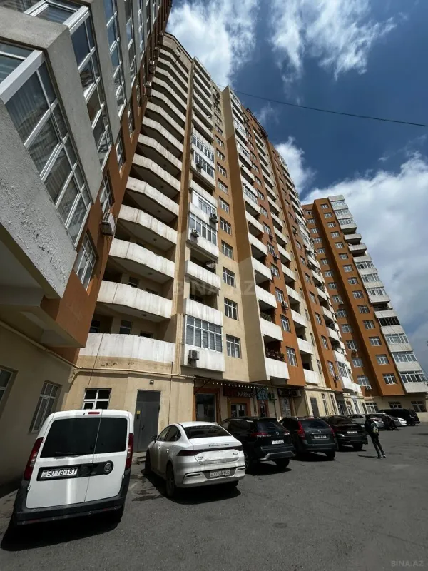 Satılır 3 otaqlı mənzil 134 m²