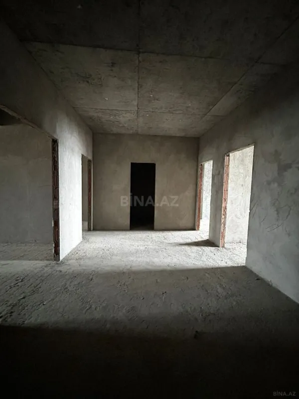 Satılır 3 otaqlı mənzil 134 m²
