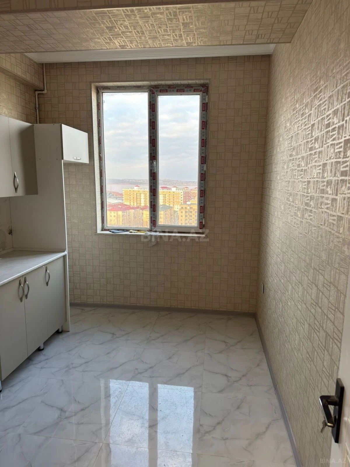 Kirayə verilir 2 otaqlı mənzil 70 m²