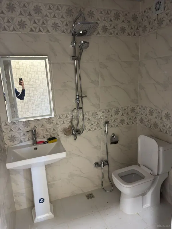 Kirayə verilir 2 otaqlı mənzil 70 m²