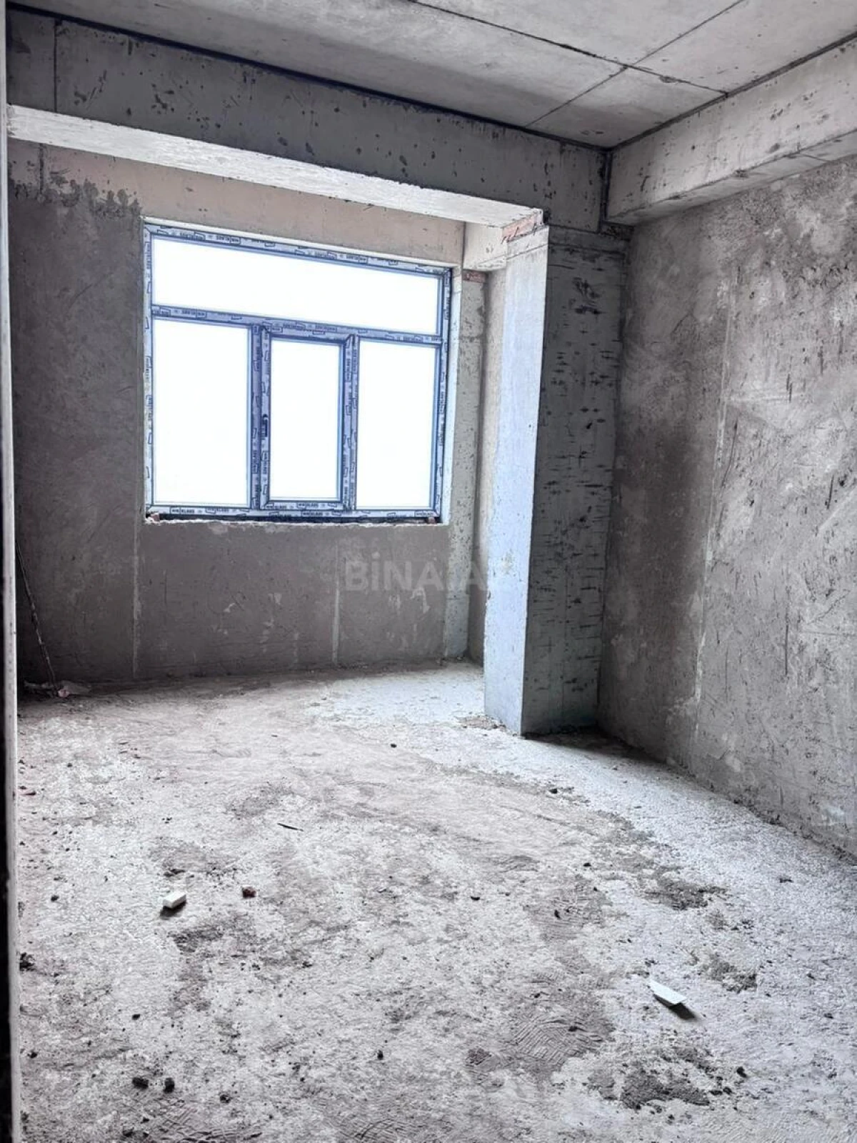 Satılır 4 otaqlı mənzil 110 m²