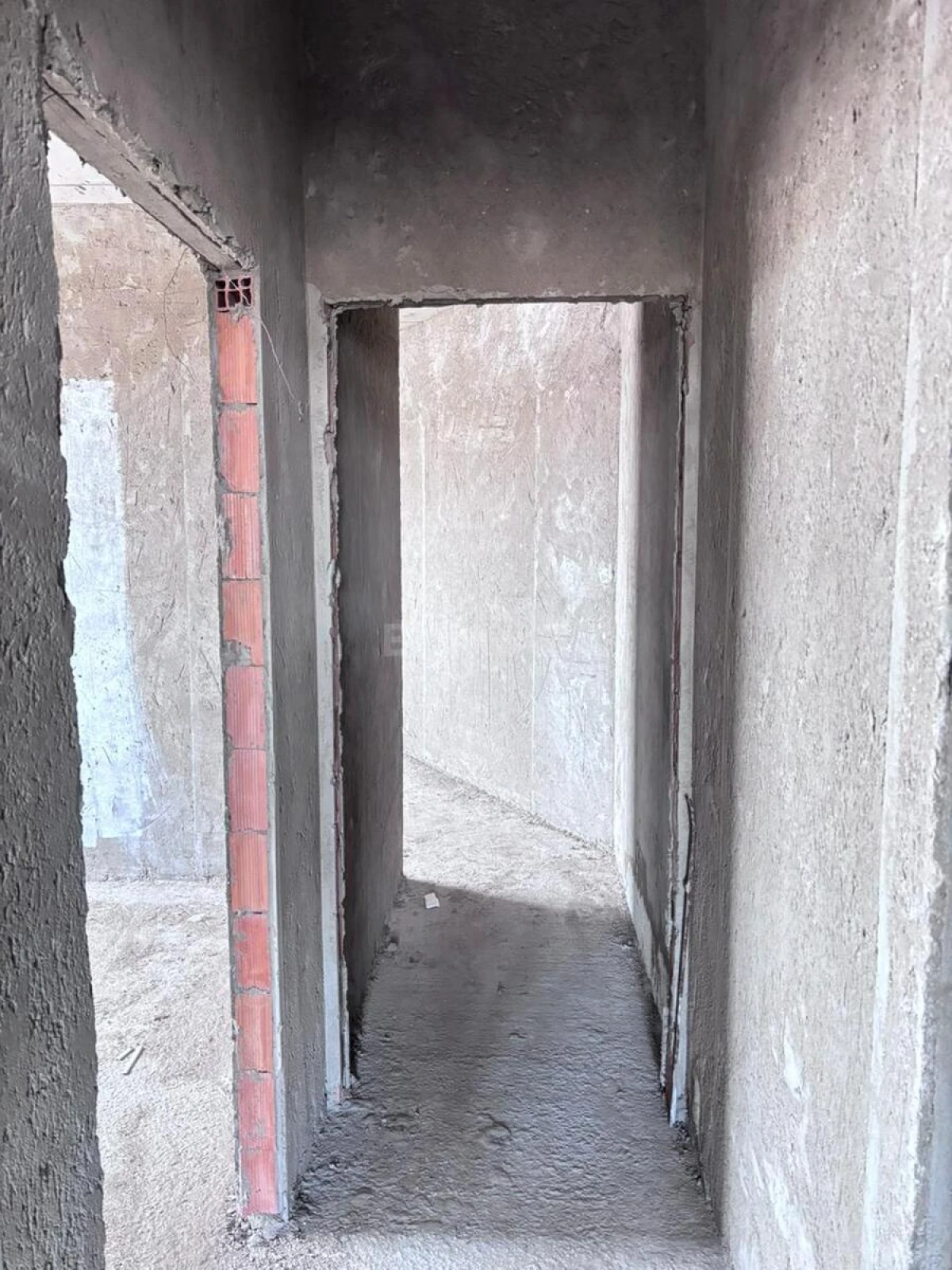 Satılır 4 otaqlı mənzil 110 m²