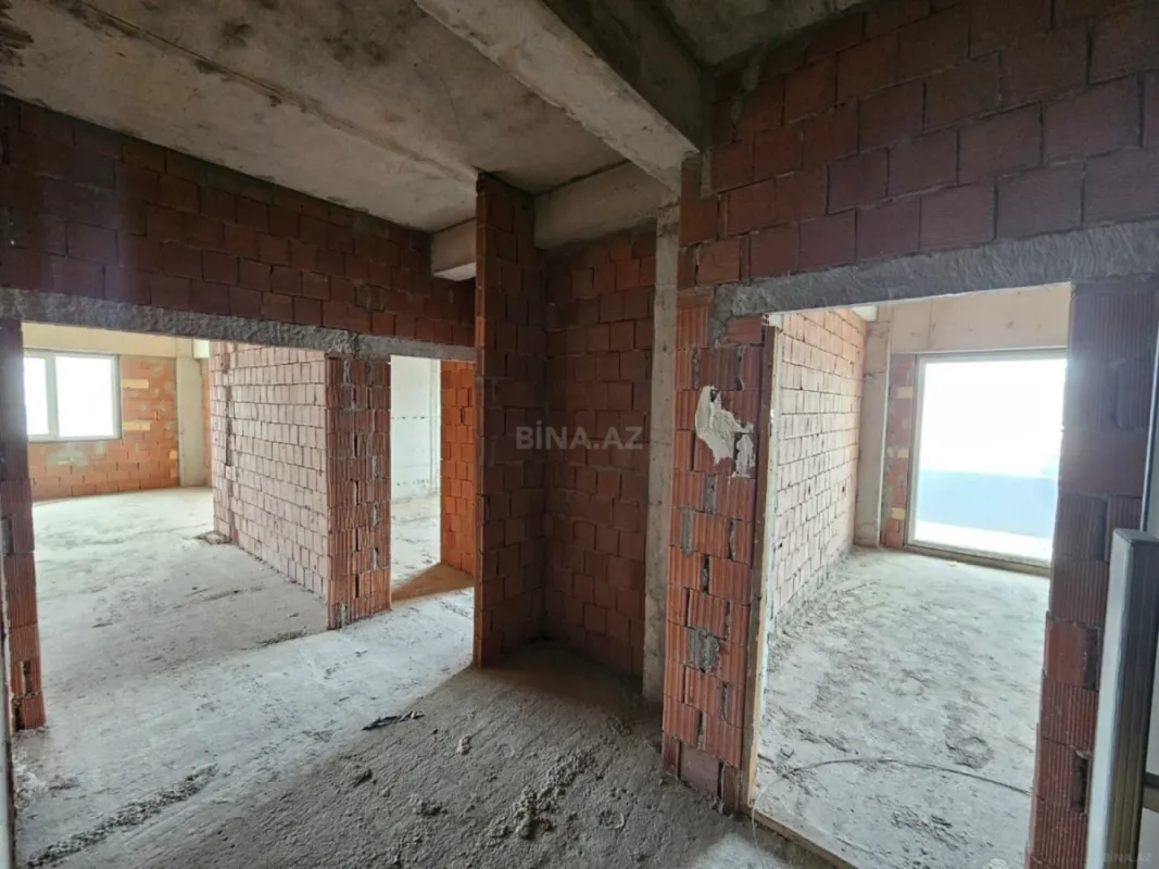 Satılır 4 otaqlı mənzil 167 m²