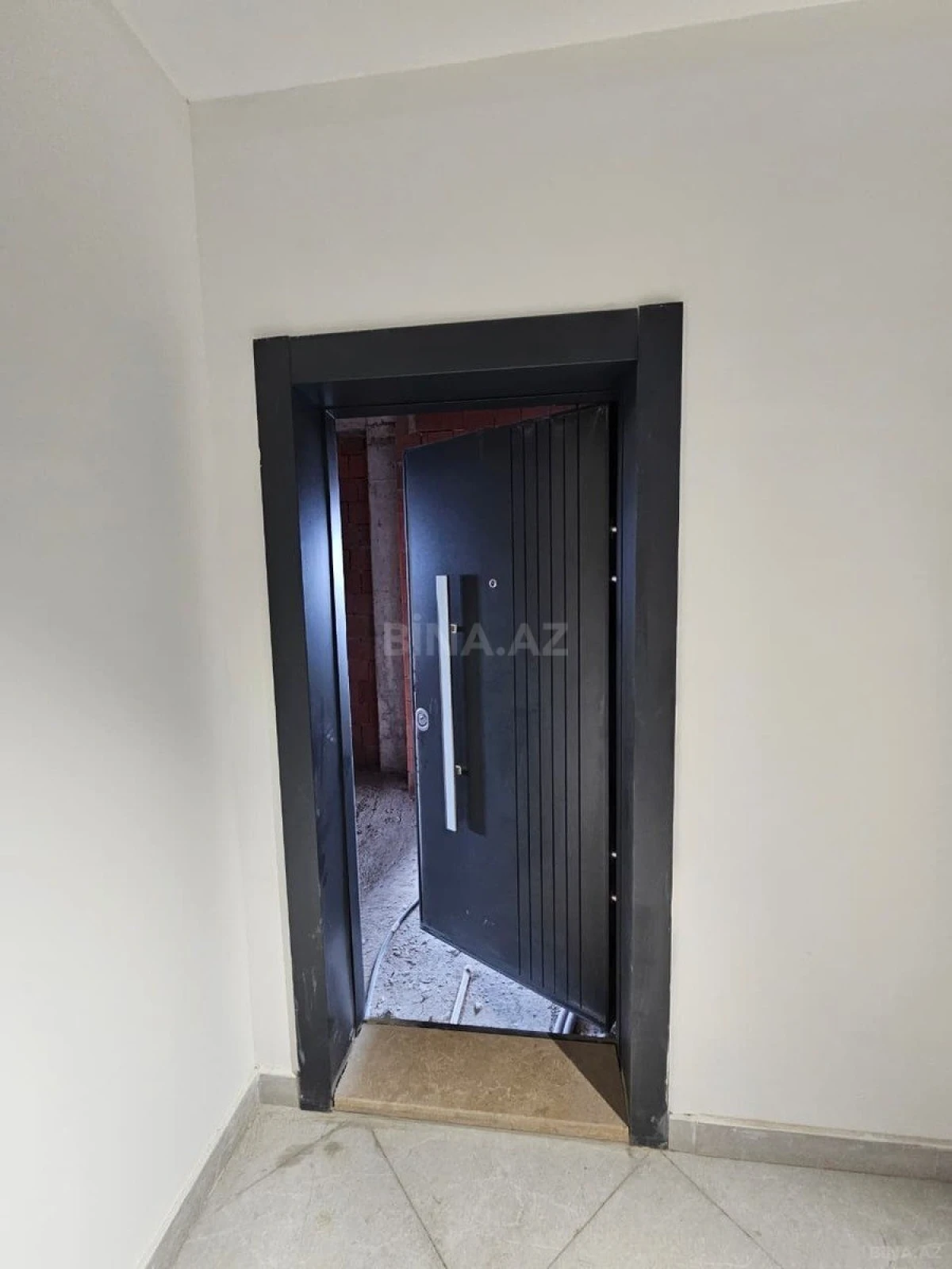 Satılır 4 otaqlı mənzil 167 m²