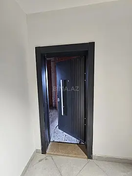 Satılır 4 otaqlı mənzil 167 m²