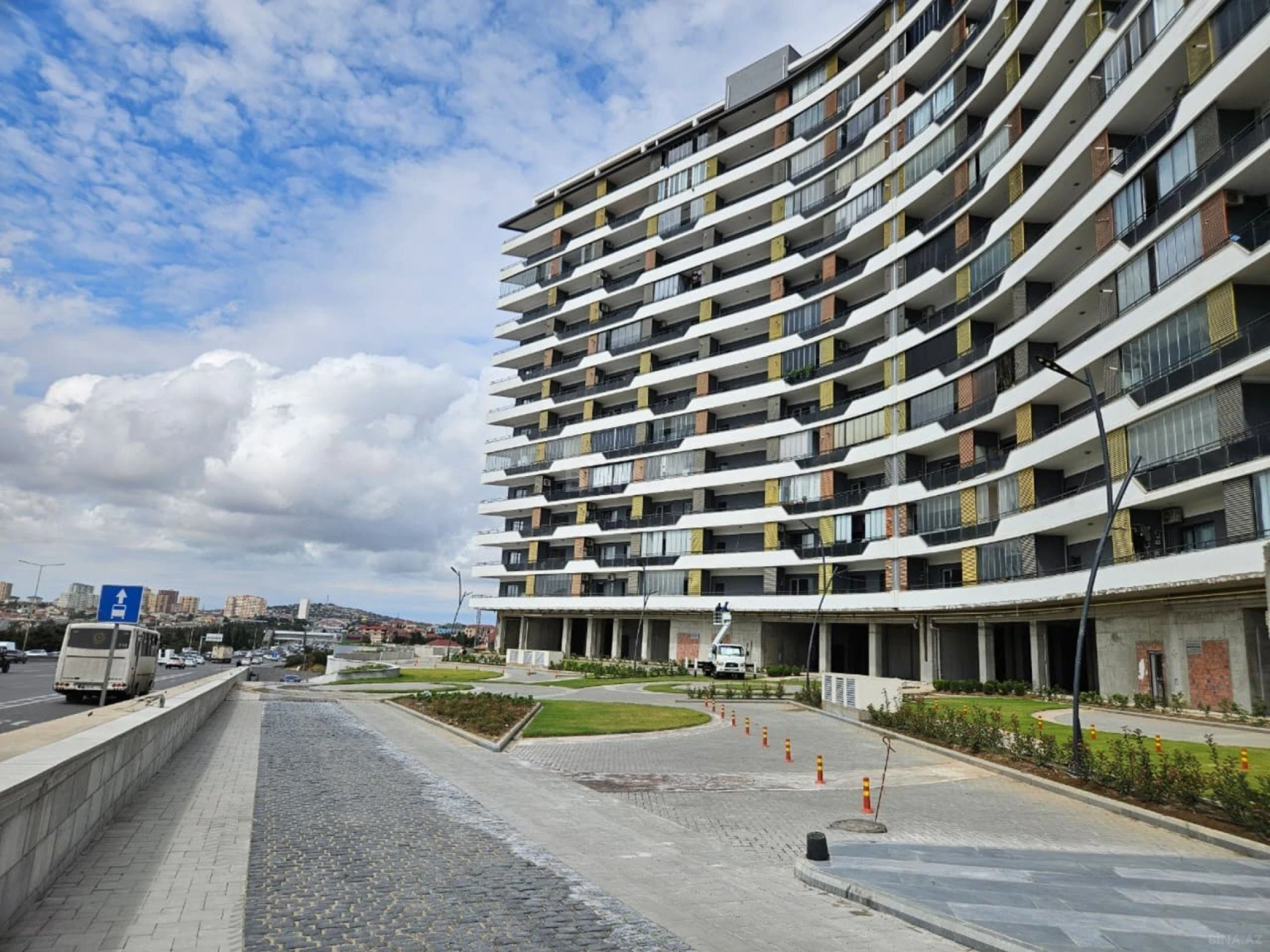 Satılır 4 otaqlı mənzil 167 m²