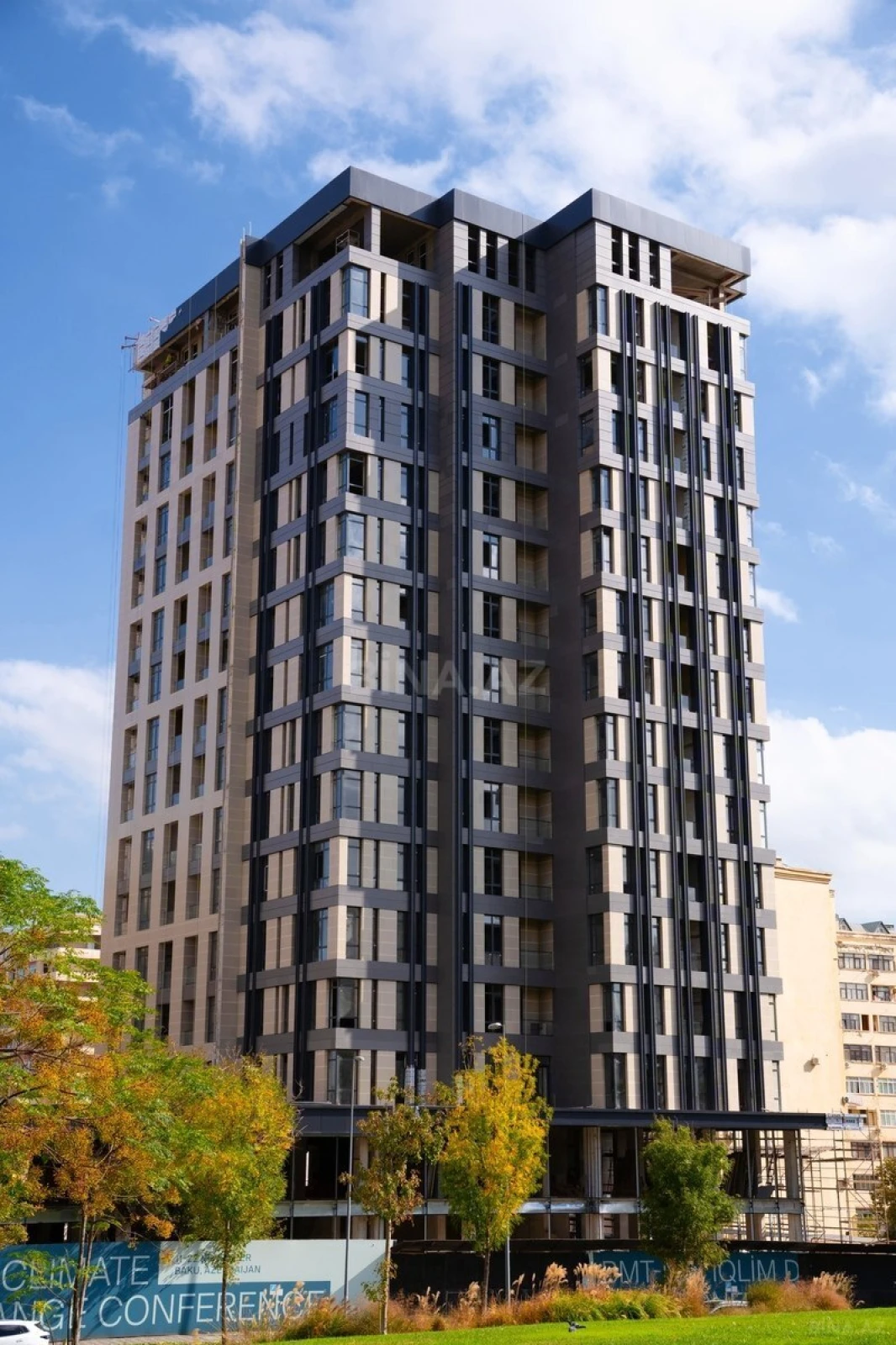 Satılır 2 otaqlı mənzil 72 m²