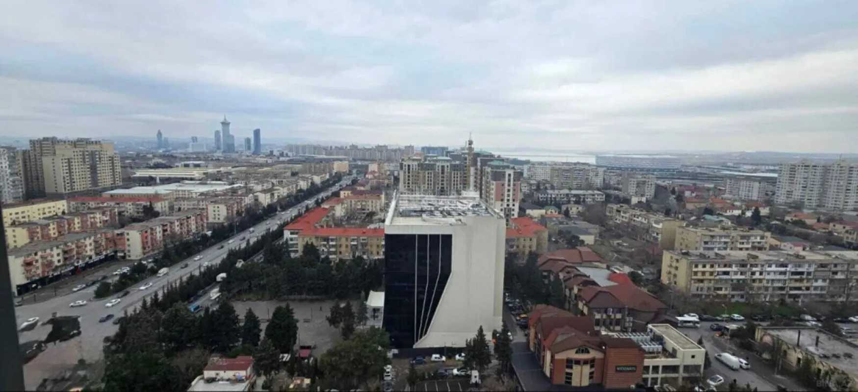 Satılır 2 otaqlı mənzil 66 m²