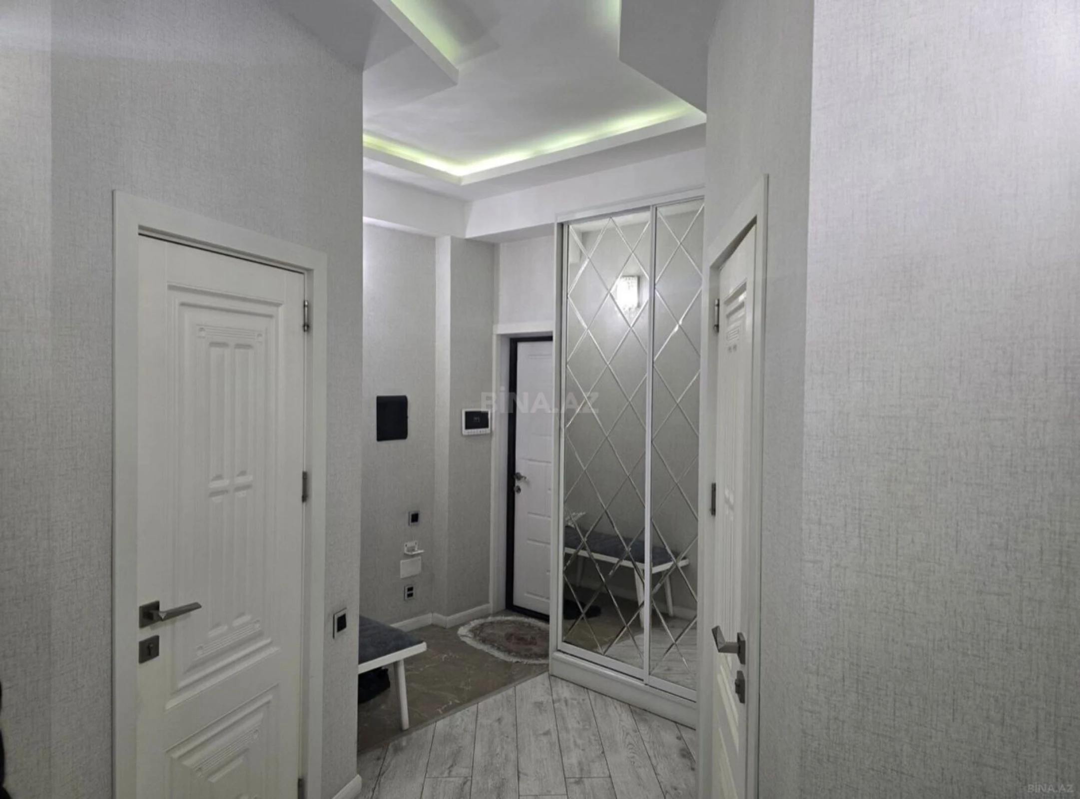 Satılır 2 otaqlı mənzil 66 m²