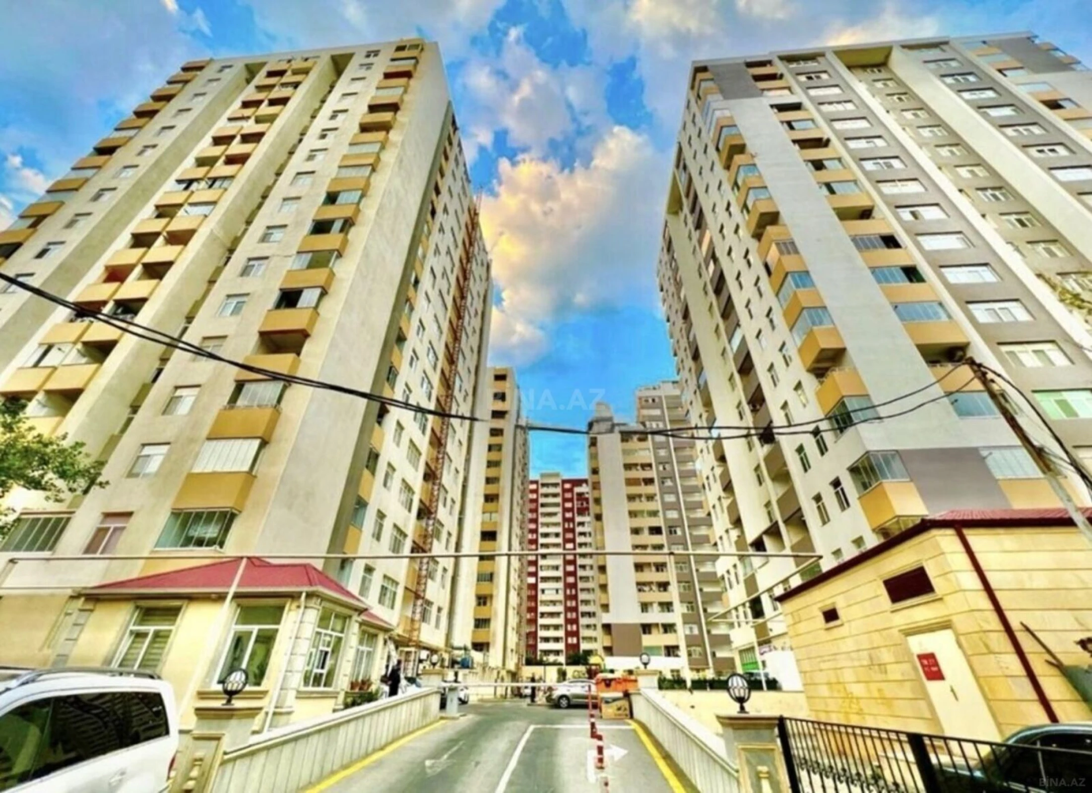 Satılır 2 otaqlı mənzil 66 m²