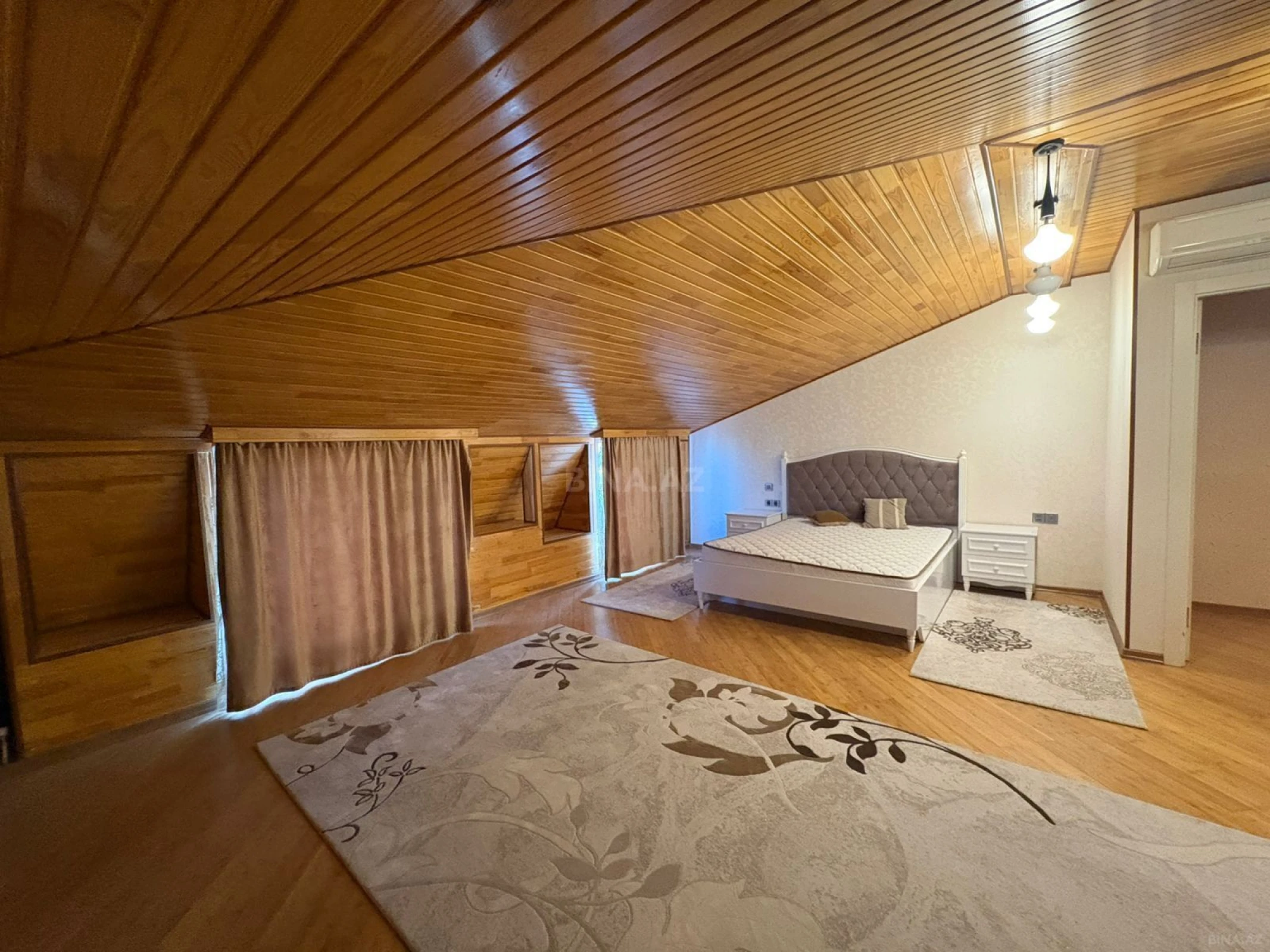 Satılır 7 otaqlı mənzil 550 m²