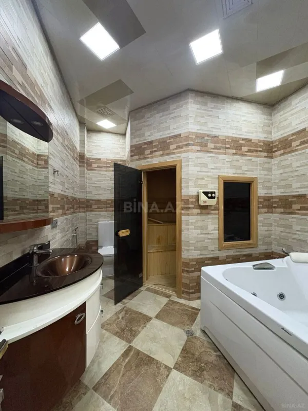 Satılır 7 otaqlı mənzil 550 m²