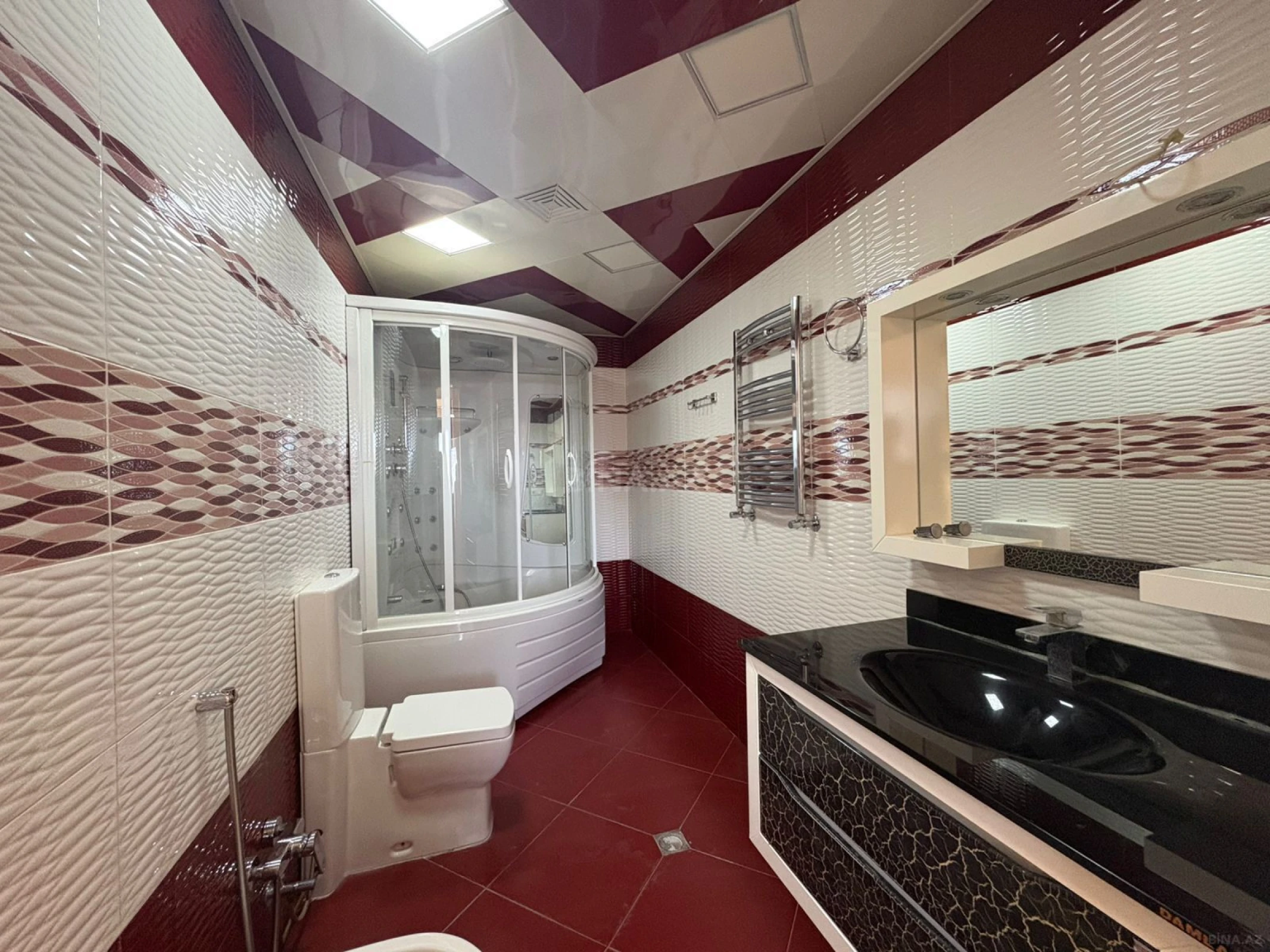 Satılır 7 otaqlı mənzil 550 m²