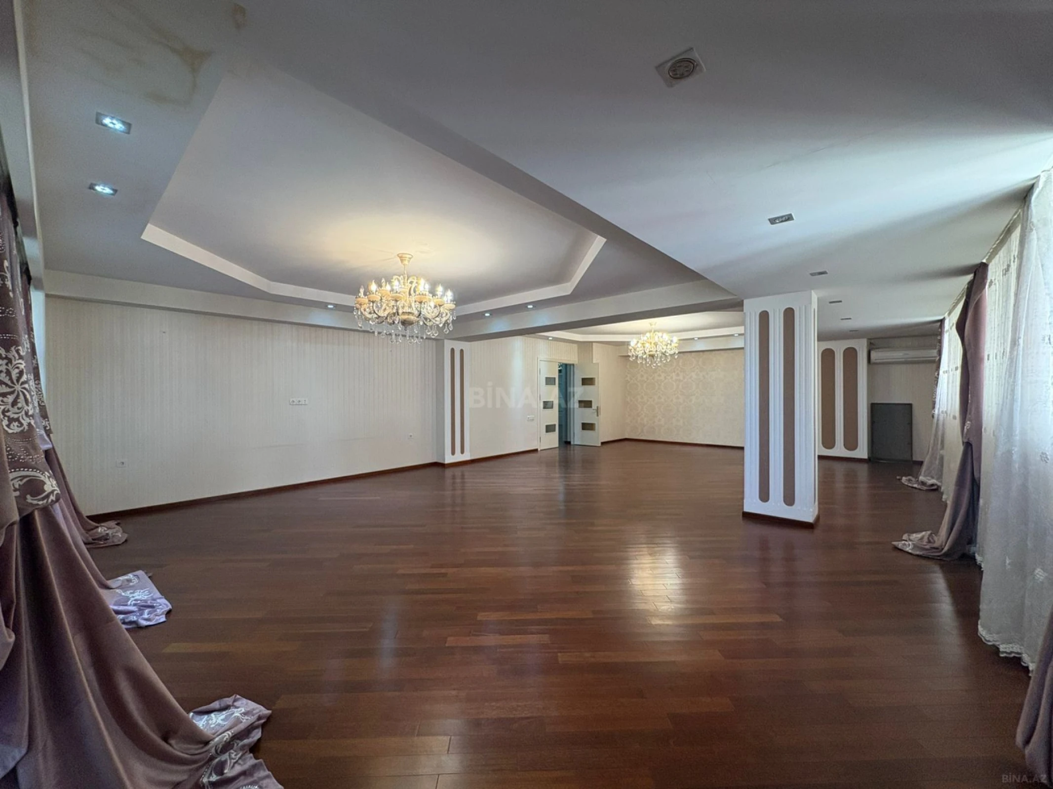 Satılır 7 otaqlı mənzil 550 m²
