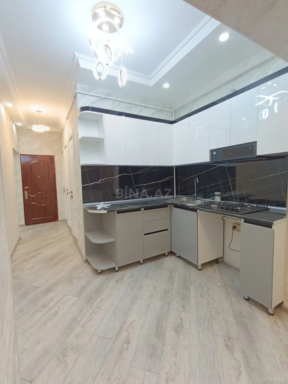 Satılır 3 otaqlı mənzil 67 m²