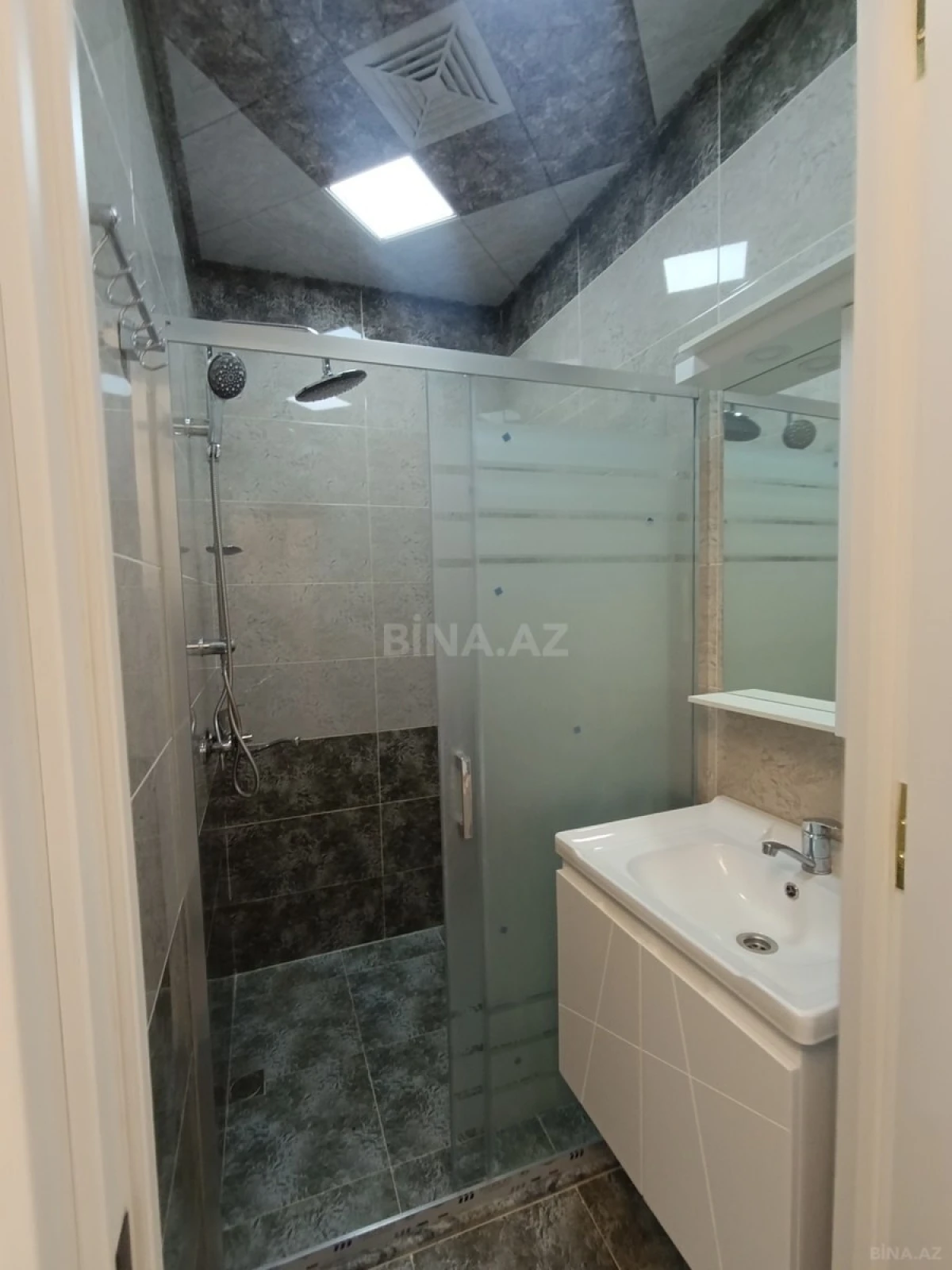 Satılır 3 otaqlı mənzil 67 m²