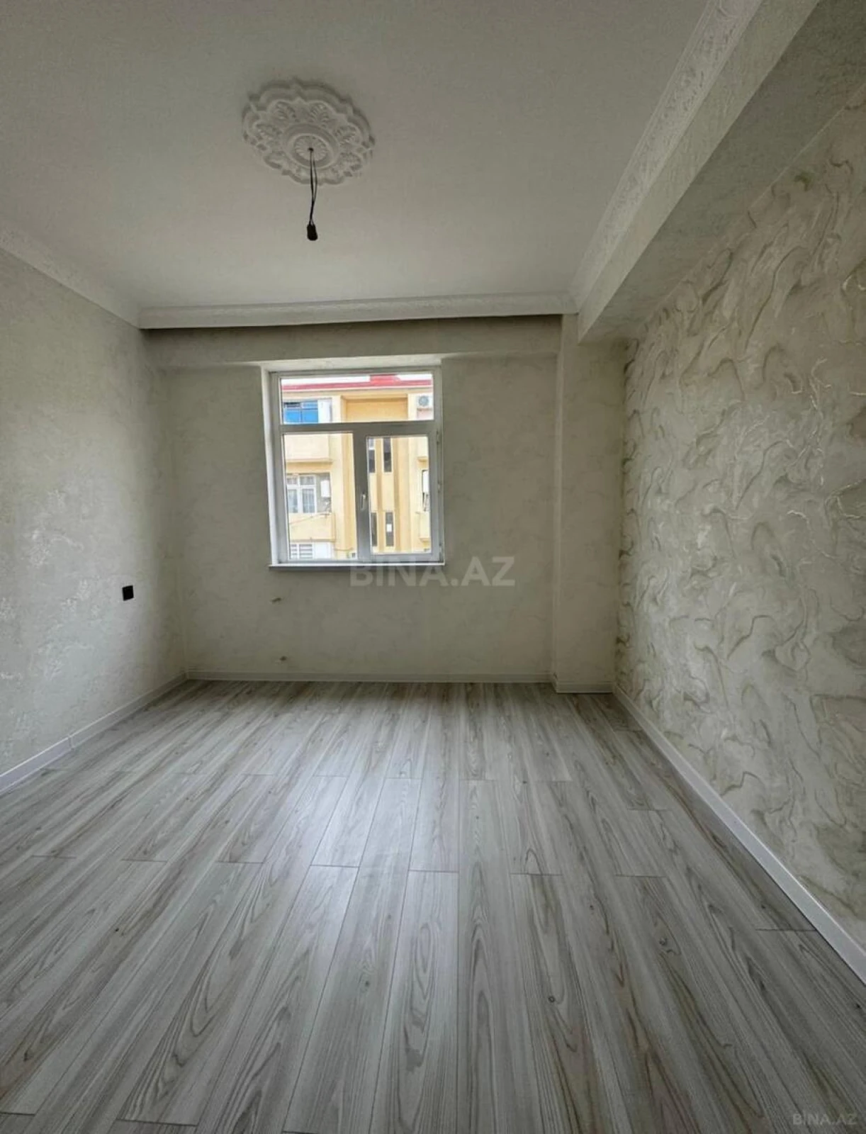 Satılır 3 otaqlı mənzil 83 m²
