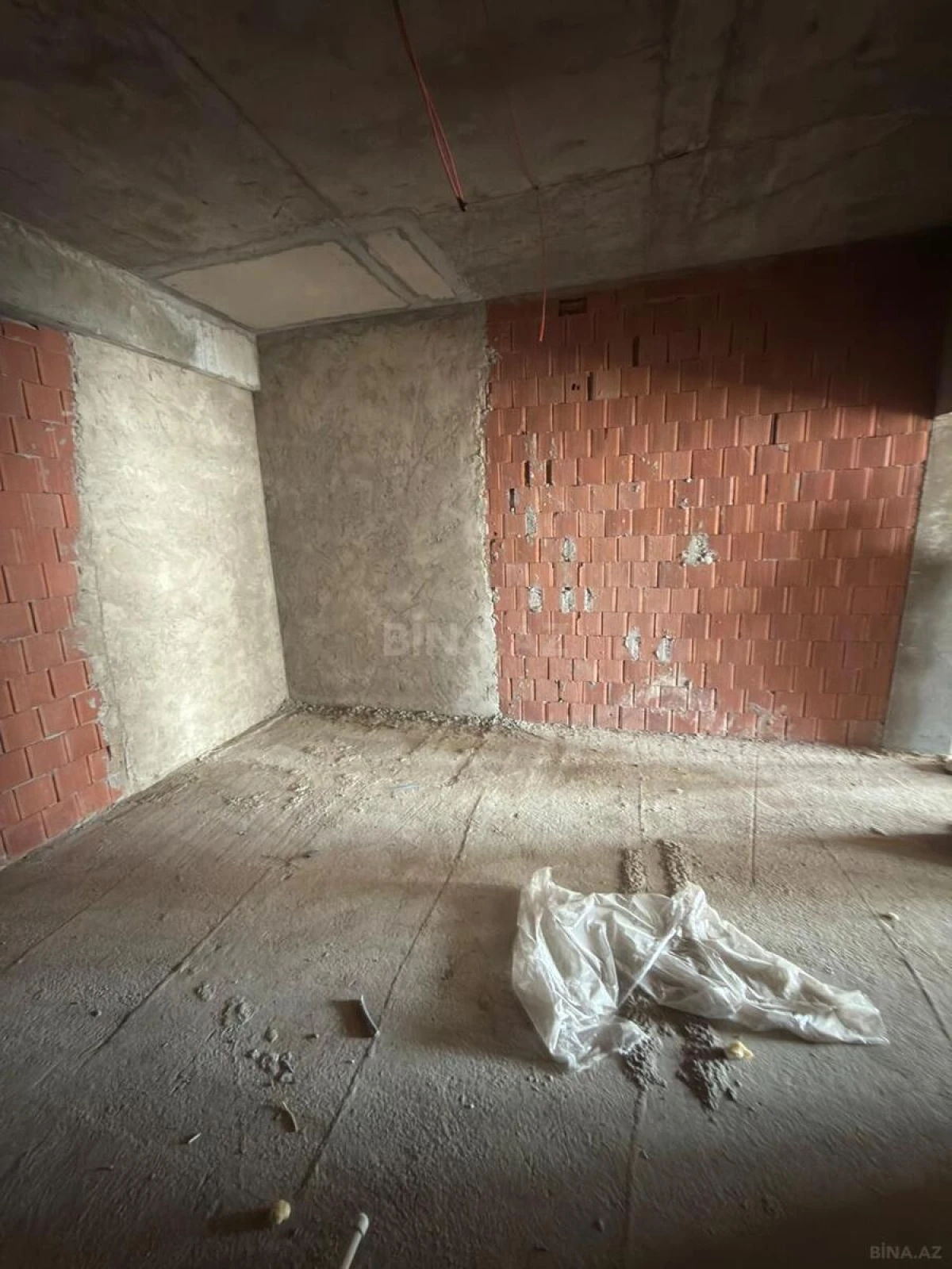 Satılır 2 otaqlı mənzil 80 m²