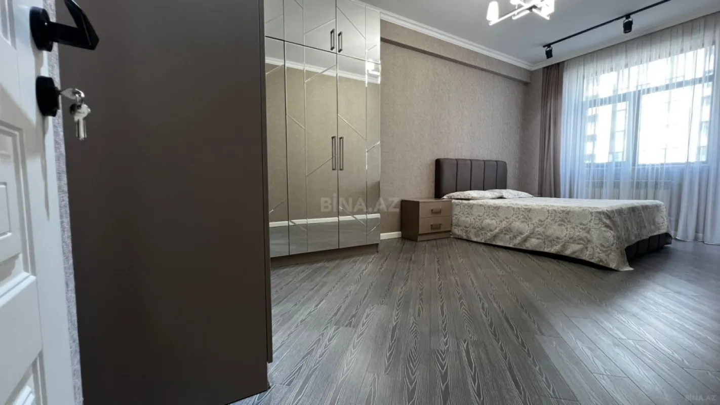 Kirayə verilir 3 otaqlı mənzil 115 m²