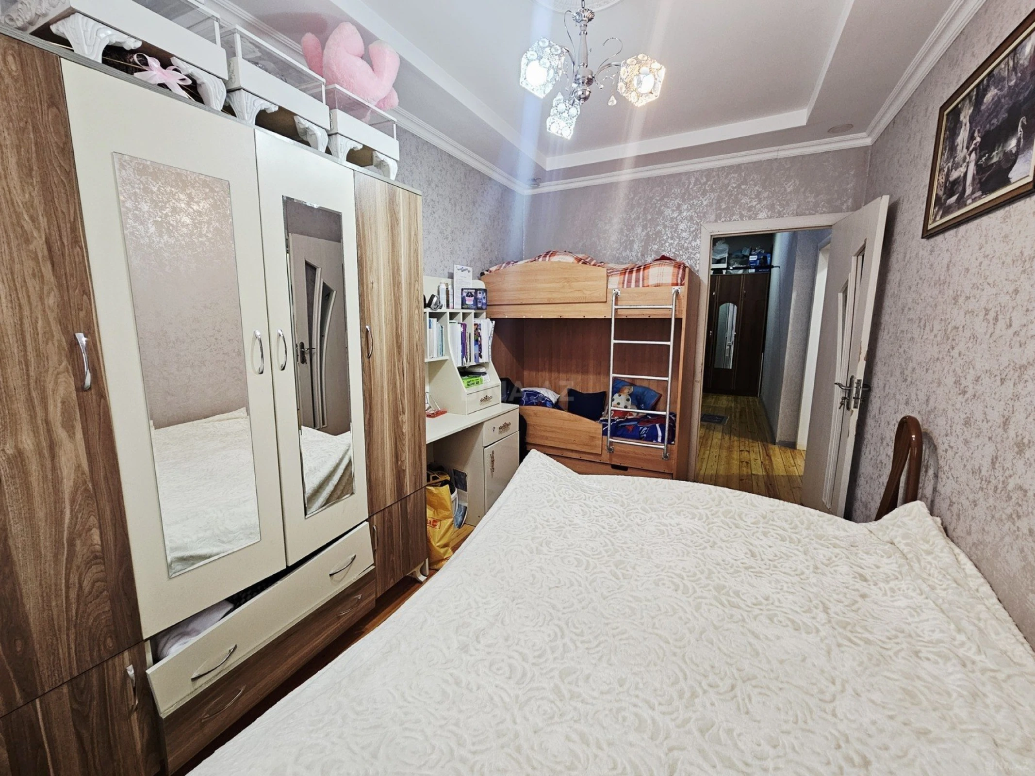 Satılır 2 otaqlı mənzil 57 m²