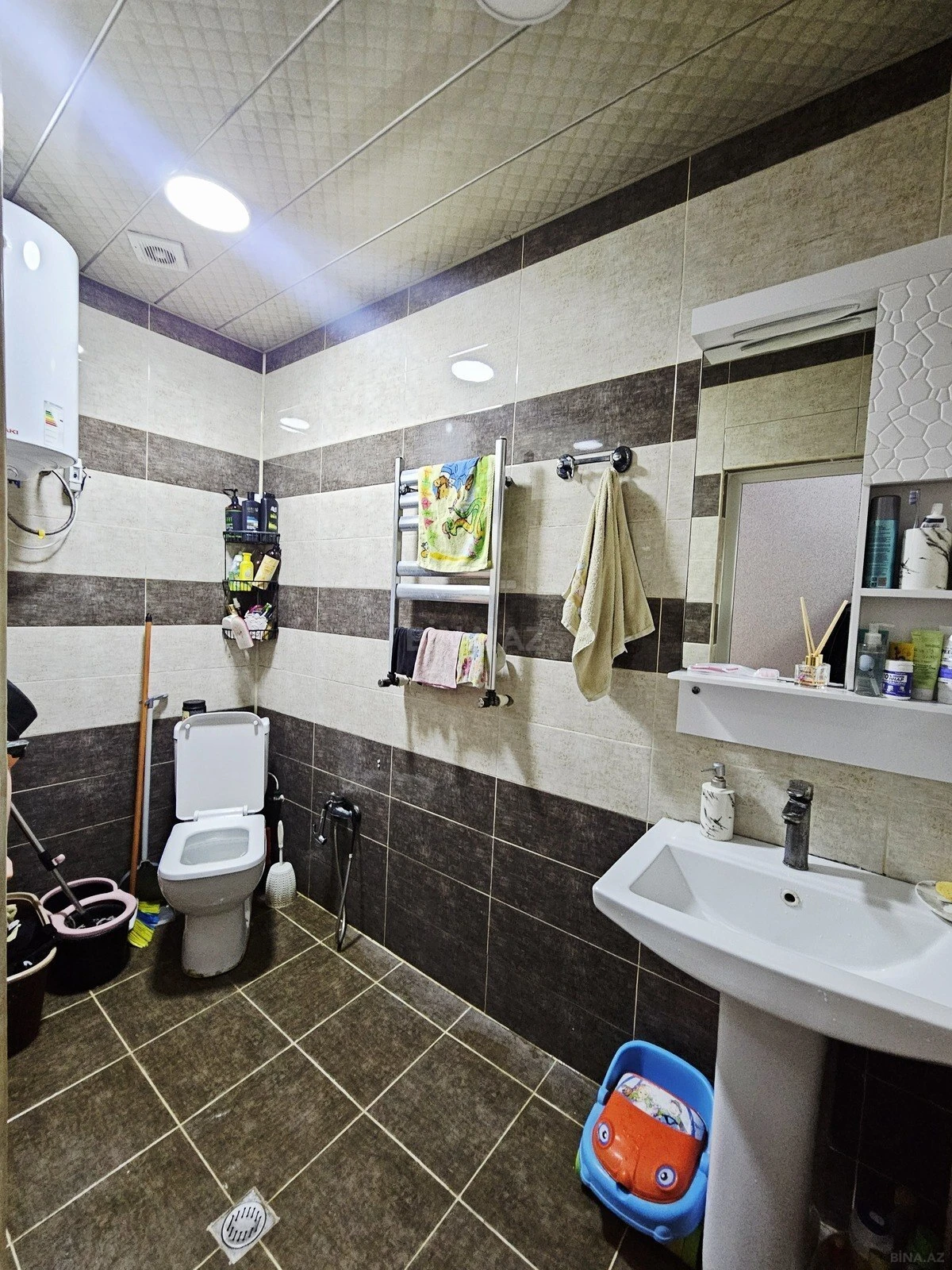 Satılır 2 otaqlı mənzil 57 m²