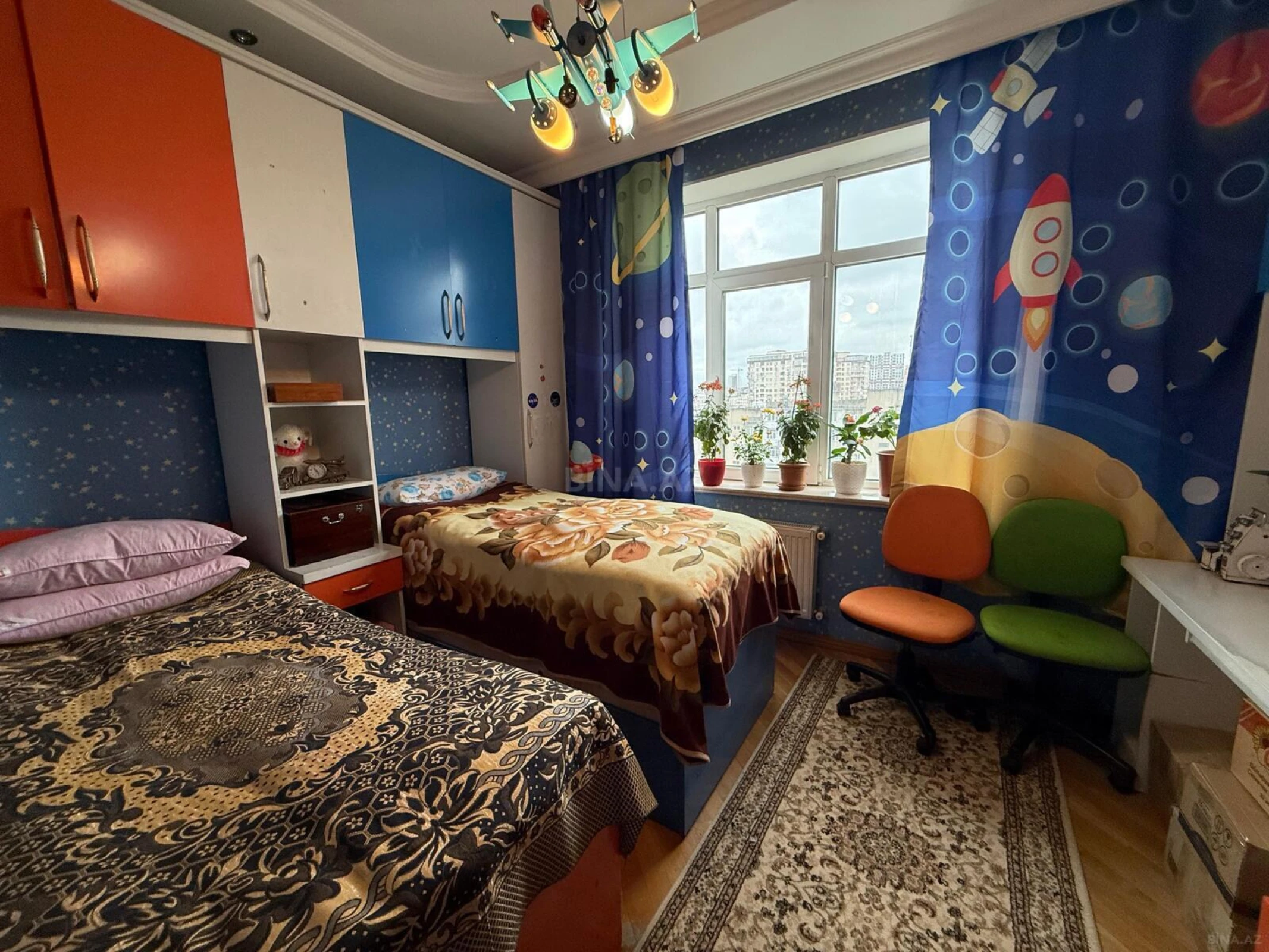 Satılır 4 otaqlı mənzil 138 m²
