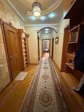 Satılır 4 otaqlı mənzil 138 m²