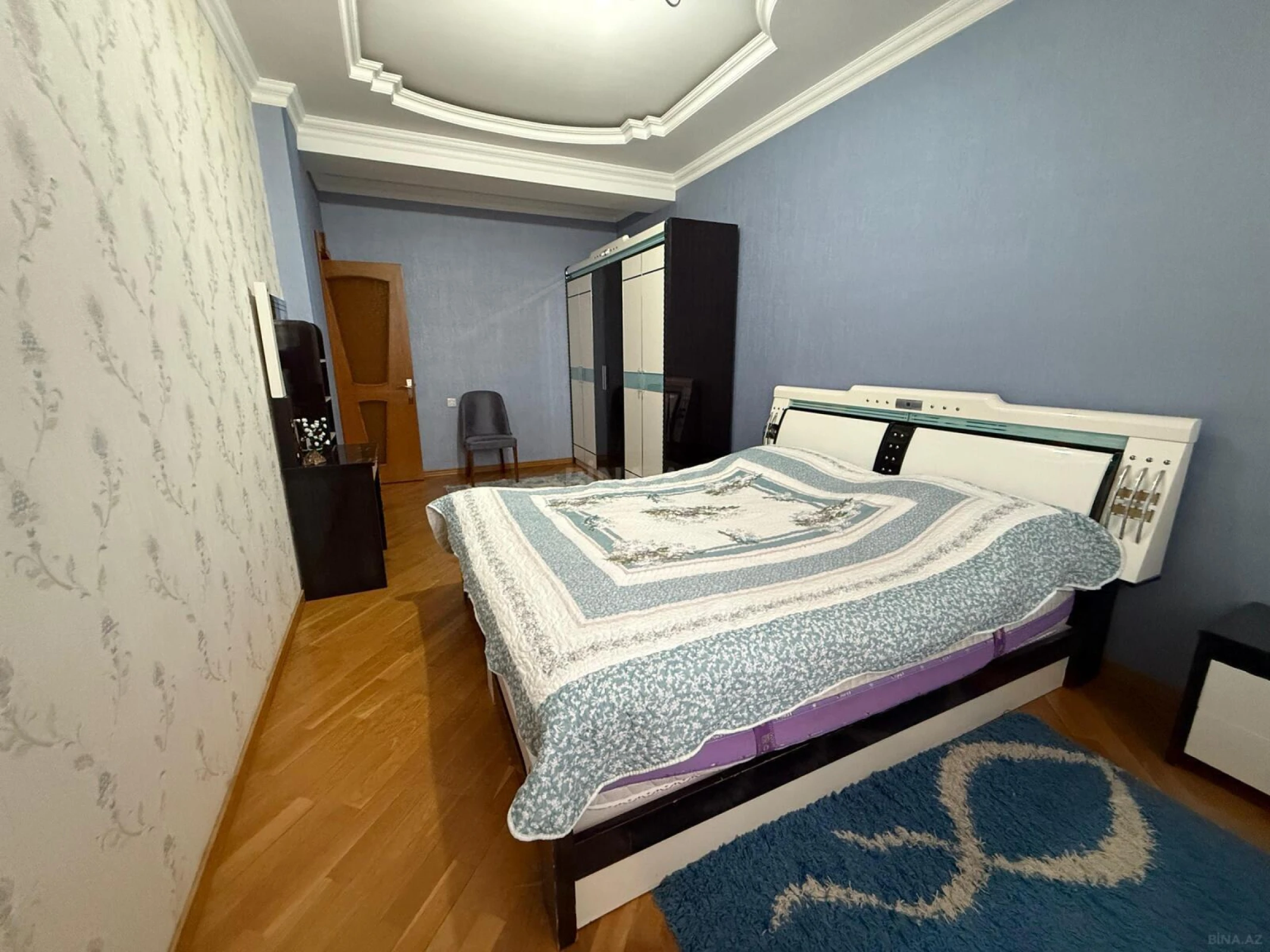 Satılır 4 otaqlı mənzil 138 m²