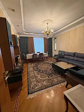 Satılır 4 otaqlı mənzil 138 m²