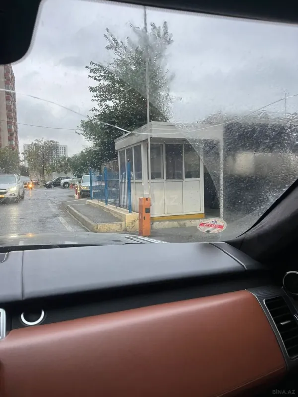 Kirayə verilir 5 otaqlı mənzil 185 m²