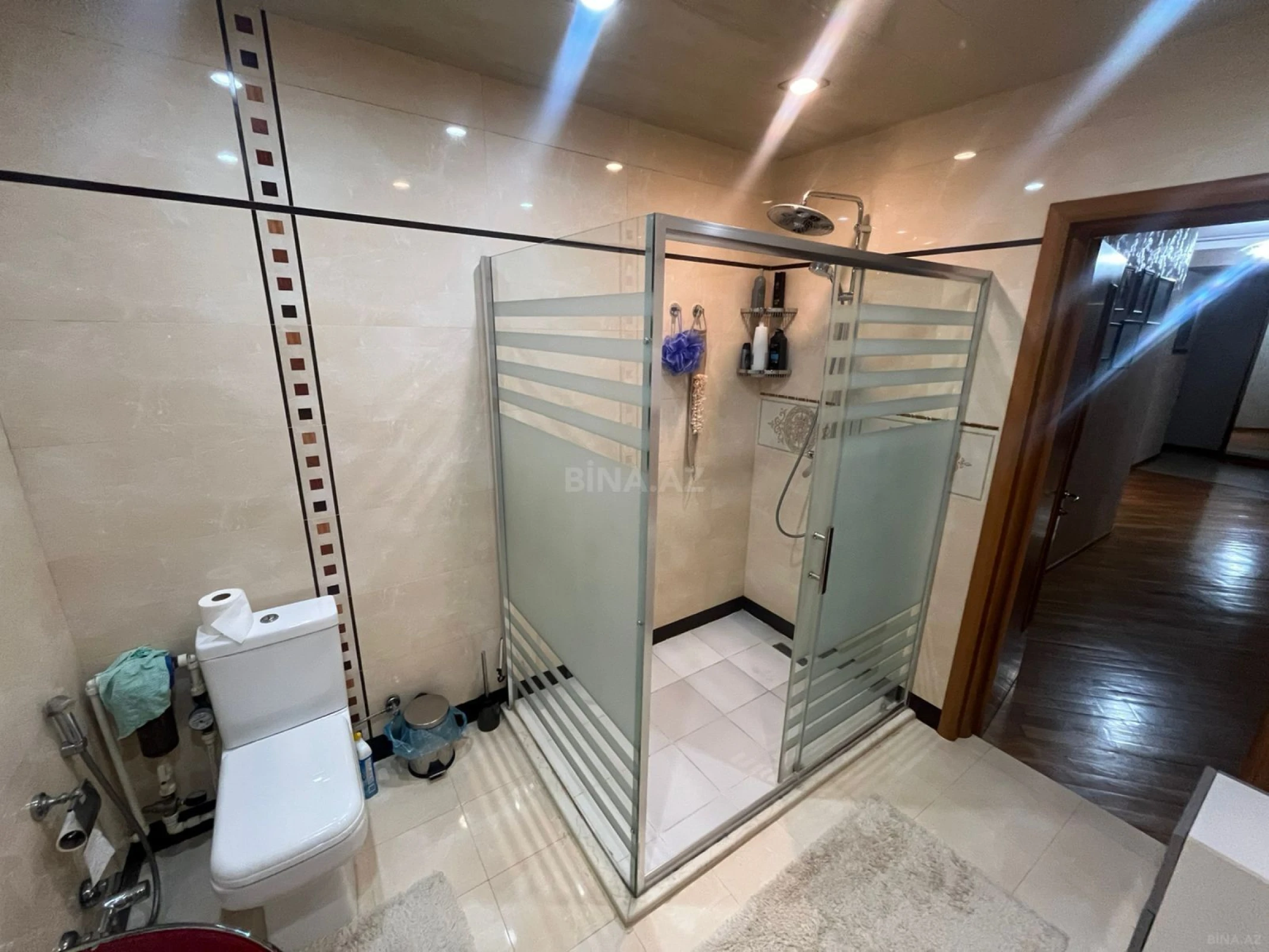 Kirayə verilir 5 otaqlı mənzil 185 m²